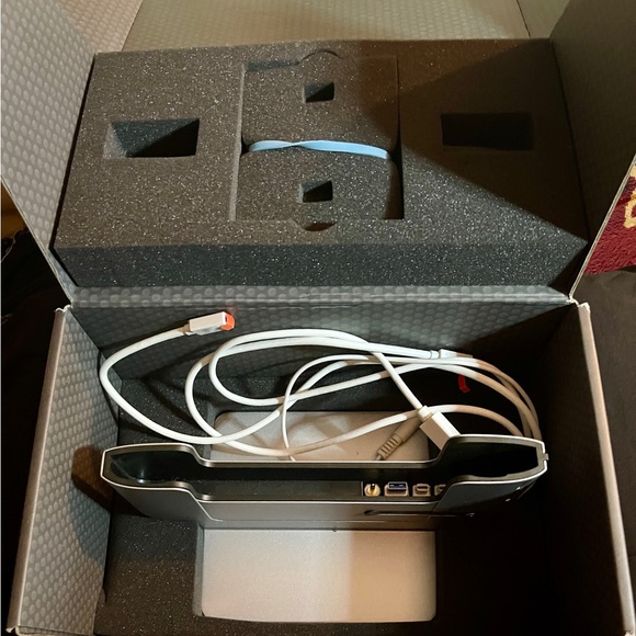 LIKE New Vertical Dock for 15 inch MacBook Pro with Retina Display Henge Docks - Picture 8 of 10